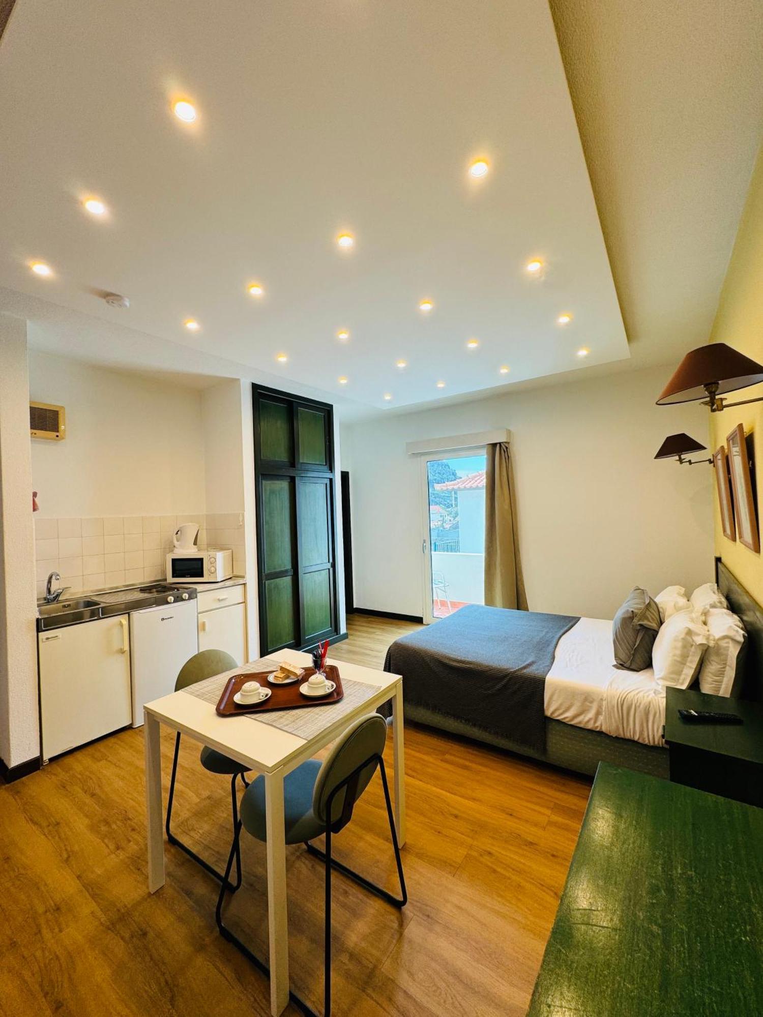 Vale Mar Guest Hotel Ribeira Brava Exterior photo